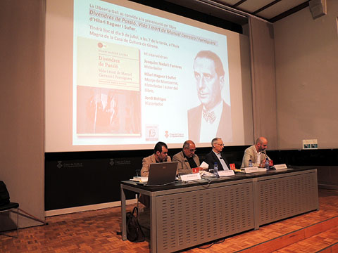Taula de presentaci&oacute; del llibre, a l'Aula Magna de la Casa de Cultura