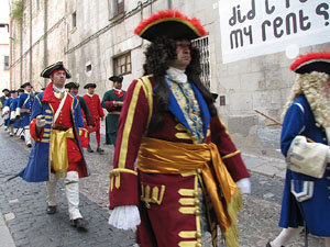 Desfilada a la pla&ccedil;a del Vi