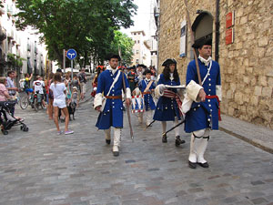 Desfilada a la pla&ccedil;a del Vi