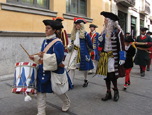 Desfilada a la pla&ccedil;a del Vi
