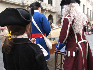 Clavetejat de la bandera a la pla&ccedil;a del Vi