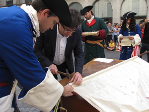 Clavetejat de la bandera a la pla&ccedil;a del Vi