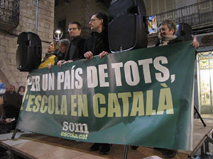 Concentraci&oacute; en defensa de l'escola en catal&agrave; a la pla&ccedil;a del Vi