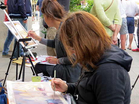 Trobada d'aquarel&middot;listes a la pla&ccedil;a Independ&egrave;ncia