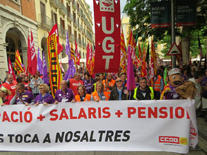 Manifestaci&oacute; de l'1 de maig pels carrers de Girona