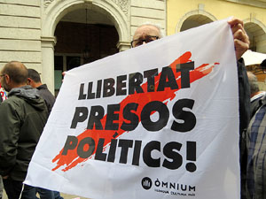 Manifestaci&oacute; de l'1 de maig pels carrers de Girona