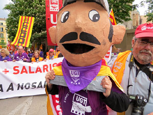 Manifestaci&oacute; de l'1 de maig pels carrers de Girona