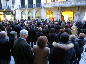 Concentraci&oacute; silenciosa en record de Muriel Casals a la pla&ccedil;a del Vi de Girona