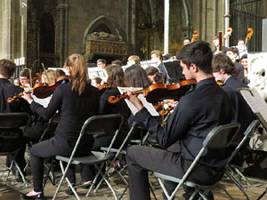 Concert de  l'orquestra Simf&ograve;nica i Conjunt de Vent de l'Institut Guilford, de New Haven, Connecticut a la catedral de Girona