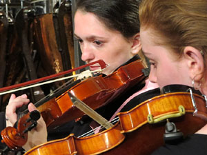 Concert de  l'orquestra Simf&ograve;nica i Conjunt de Vent de l'Institut Guilford, de New Haven, Connecticut a la catedral de Girona