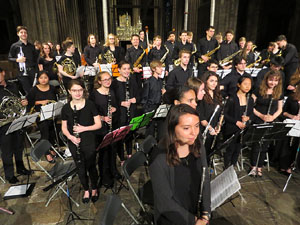 Concert de  l'orquestra Simf&ograve;nica i Conjunt de Vent de l'Institut Guilford, de New Haven, Connecticut a la catedral de Girona