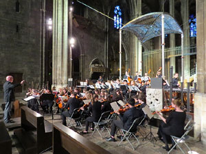 Concert de  l'orquestra Simf&ograve;nica i Conjunt de Vent de l'Institut Guilford, de New Haven, Connecticut a la catedral de Girona