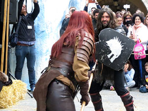 Girona de Gel i Foc. Combats medievals pel grup Drak&ograve;nia. Estrena de la sisena temporada de Joc de Trons a Girona
