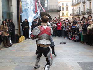 Girona de Gel i Foc. Combats medievals pel grup Drak&ograve;nia. Estrena de la sisena temporada de Joc de Trons a Girona
