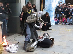 Girona de Gel i Foc. Combats medievals pel grup Drak&ograve;nia. Estrena de la sisena temporada de Joc de Trons a Girona