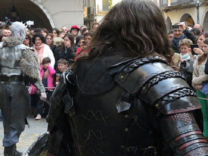 Girona de Gel i Foc. Combats medievals pel grup Drak&ograve;nia. Estrena de la sisena temporada de Joc de Trons a Girona
