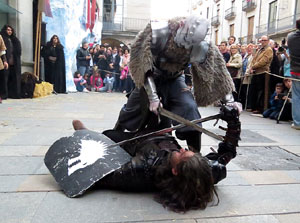 Girona de Gel i Foc. Combats medievals pel grup Drak&ograve;nia. Estrena de la sisena temporada de Joc de Trons a Girona