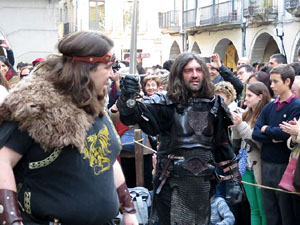Girona de Gel i Foc. Combats medievals pel grup Drak&ograve;nia. Estrena de la sisena temporada de Joc de Trons a Girona