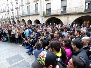 Girona de Gel i Foc. Combats medievals pel grup Drak&ograve;nia. Estrena de la sisena temporada de Joc de Trons a Girona