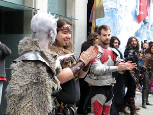 Girona de Gel i Foc. Combats medievals pel grup Drak&ograve;nia. Estrena de la sisena temporada de Joc de Trons a Girona