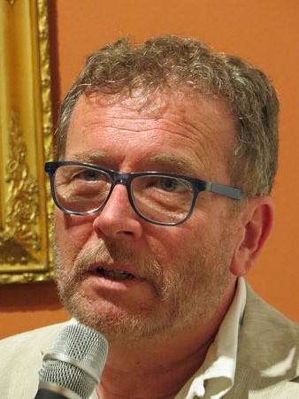 Ignasi Dom&egrave;nech i Vives, comissari de l'exposici&oacute;, durant la inauguraci&oacute;