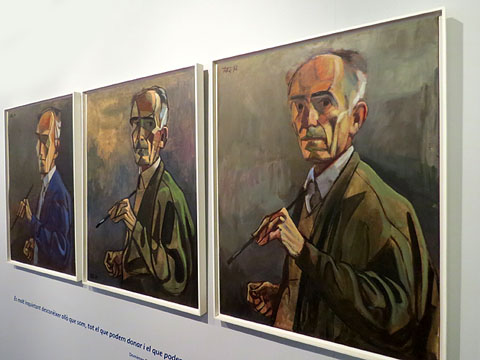 Autoretrats en una sala de l'exposici&oacute; 'Divorcis amb la tradici&oacute;'