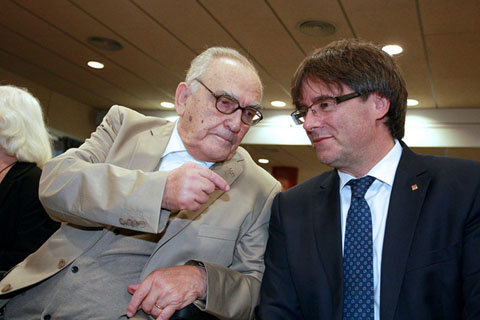 Acte de reconeixement a Dom&egrave;nec Fita i &Agrave;ngela Rodeja amb la pres&egrave;ncia del president de la Generalitat Carles Puigdemont. 16 de setembre 2016