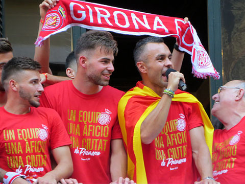 Celebraci&oacute; a la pla&ccedil;a del Vi