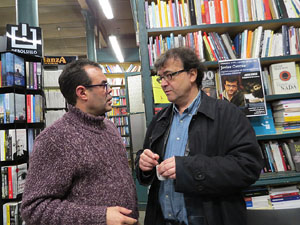 Signatura de llibres de Javier Cercas a la llibreria Geli de Girona