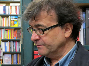 Signatura de llibres de Javier Cercas a la llibreria Geli de Girona