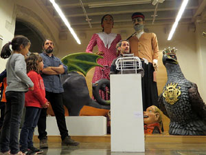 Monstrari de carrer. Inauguraci&oacute; de l'exposici&oacute; de figures de la imatgeria festiva popular de Nuxu Perpiny&agrave