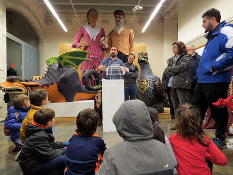 Monstrari de carrer. Inauguraci&oacute; de l'exposici&oacute; de figures de la imatgeria festiva popular de Nuxu Perpiny&agrave; i Salvatella