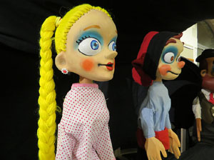 Monstrari de carrer. Exposici&oacute; de figures de la imatgeria festiva popular de Nuxu Perpiny&agrave