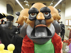 Monstrari de carrer. Exposici&oacute; de figures de la imatgeria festiva popular de Nuxu Perpiny&agrave