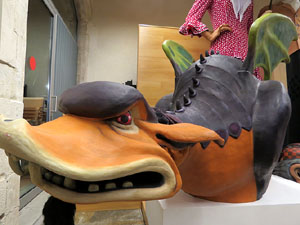 Monstrari de carrer. Exposici&oacute; de figures de la imatgeria festiva popular de Nuxu Perpiny&agrave