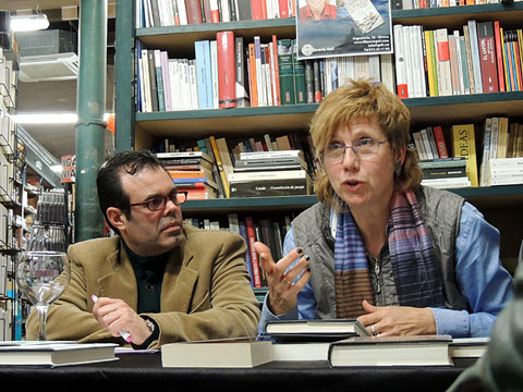 N&uacute;ria Esponell&agrave; i Xavier Del&ograve;s durant la trobada