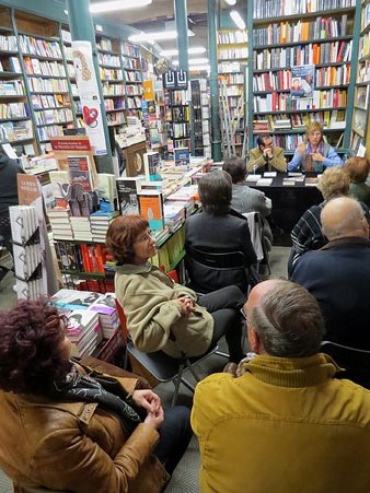N&uacute;ria Esponell&agrave; i Xavier Del&ograve;s durant l'esdeveniment