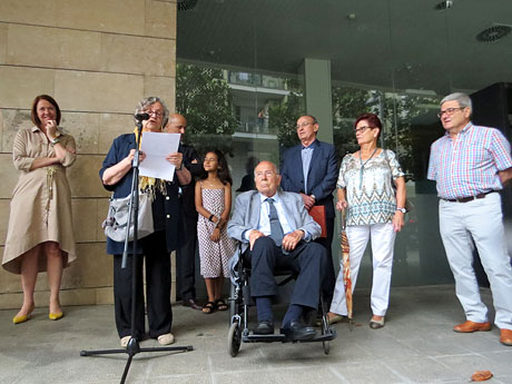 Descobriment d'una placa en record de les persones treballadores de la f&agrave;rica Grober de Girona