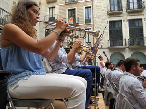 Lliurament del Premi d'Europa 2016 a Girona, atorgat pel Consell d'Europa. Ballada de sardanes a la pla&ccedil;a del Vi