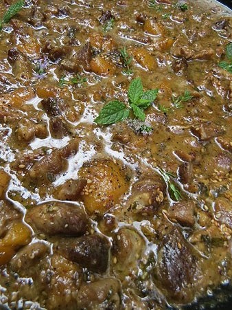 Porc amb albercocs, plat preparat per Abraham Simon per a la cloenda de l'acte