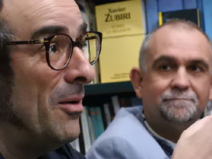 Presentaci&oacute; 'Un any a la cuina' d'Enric Herce a la Llibreria Geli de Girona, amb Salvador Garcia-Arb&oacute;s i una cassola d'Abraham Simon