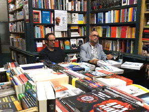 Presentaci&oacute; 'Un any a la cuina' d'Enric Herce a la Llibreria Geli de Girona, amb Salvador Garcia-Arb&oacute;s i una cassola d'Abraham Simon