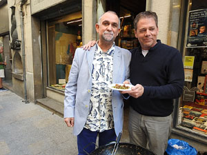 Presentaci&oacute; 'Un any a la cuina' d'Enric Herce a la Llibreria Geli de Girona, amb Salvador Garcia-Arb&oacute;s i una cassola d'Abraham Simon