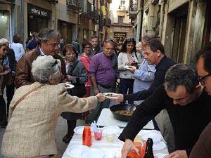 Presentaci&oacute; 'Un any a la cuina' d'Enric Herce a la Llibreria Geli de Girona, amb Salvador Garcia-Arb&oacute;s i una cassola d'Abraham Simon