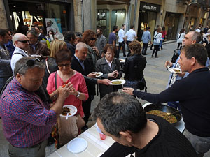 Presentaci&oacute; 'Un any a la cuina' d'Enric Herce a la Llibreria Geli de Girona, amb Salvador Garcia-Arb&oacute;s i una cassola d'Abraham Simon