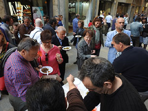 Presentaci&oacute; 'Un any a la cuina' d'Enric Herce a la Llibreria Geli de Girona, amb Salvador Garcia-Arb&oacute;s i una cassola d'Abraham Simon