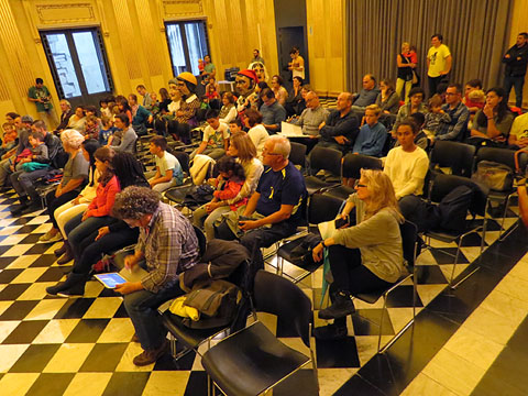 Presentaci&oacute; del llibre al Sal&oacute; de descans del Teatre Municipal
