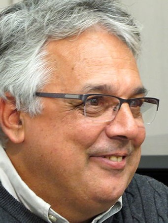 L'editor Agust&iacute; P&agrave;niker durant la presentaci&oacute;
