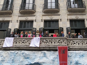 Rebuda de l'Spar Citylift Girona a la Sala de Plens de l'Ajuntament i a la pla&ccedil;a del Vi