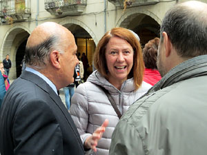 Rebuda de l'Spar Citylift Girona a la Sala de Plens de l'Ajuntament i a la pla&ccedil;a del Vi